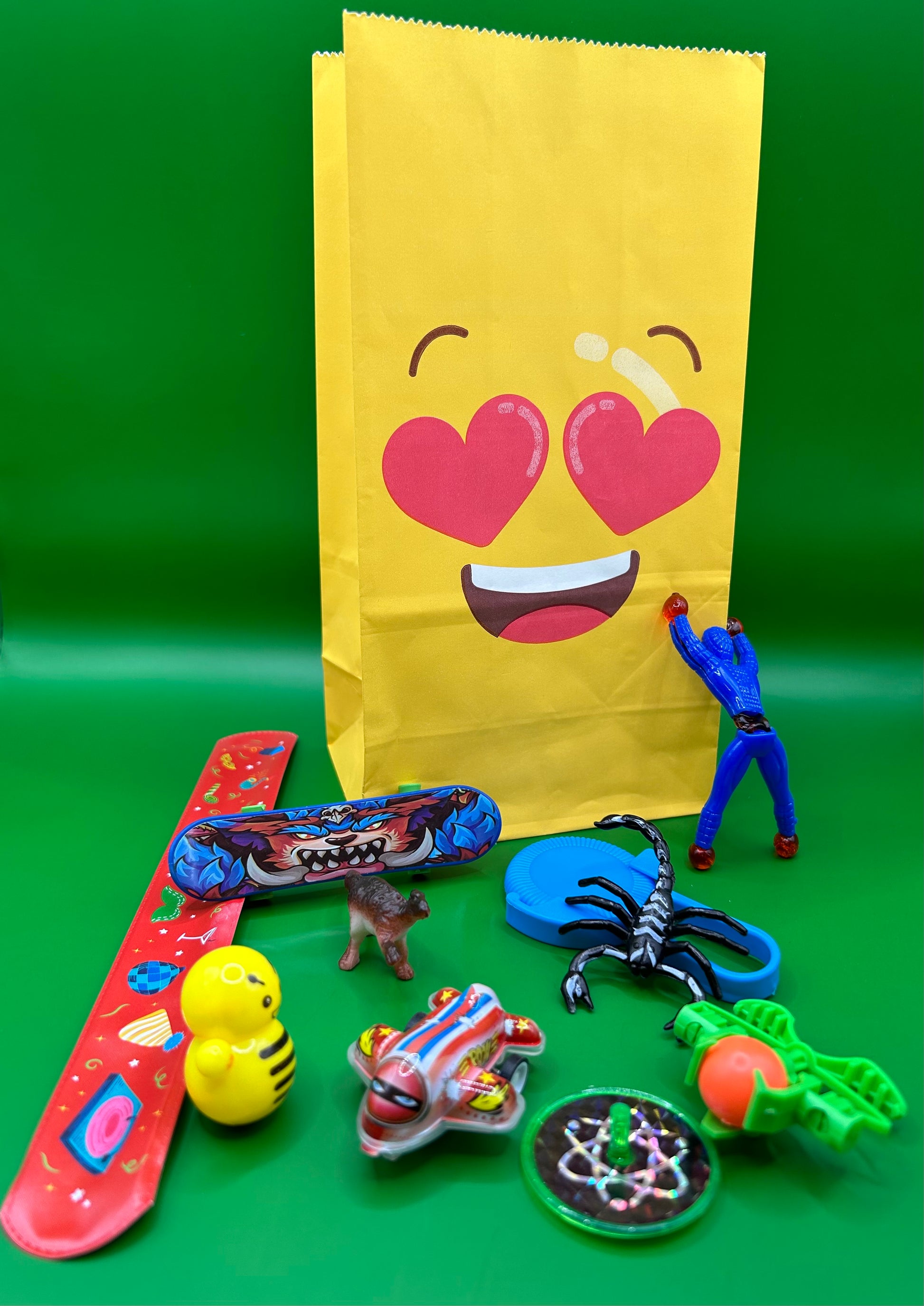 Box4Fun Action Box – komplette Überraschungsbox mit Tüte und spannenden Spielartikeln für Kinder